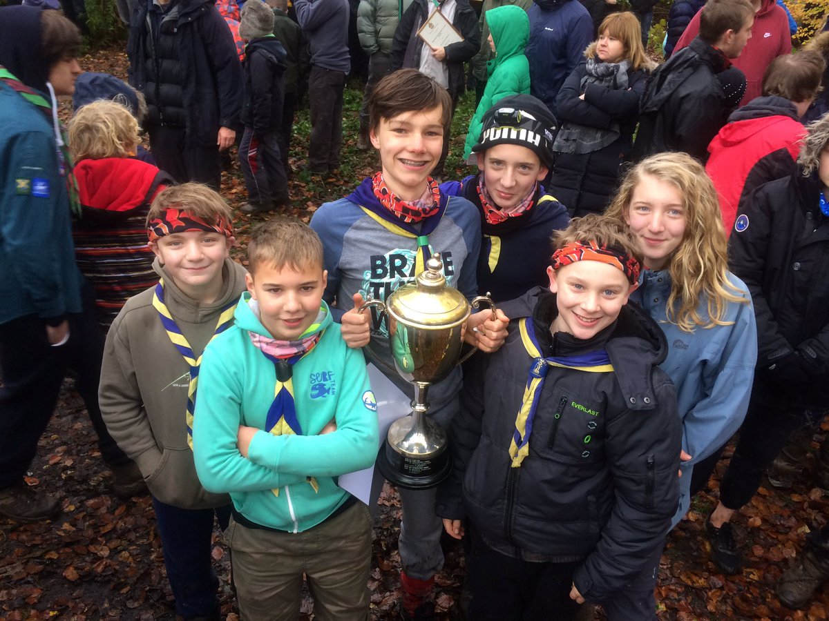 Scoutsscarter's tweet photo. Well done ladies great work supporting a winning team &amp; getting the car unstuck. Looks like you need a @portjackson2 review session ASAP https://t.co/KfKuqxAbIE