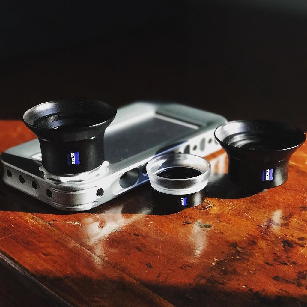 HeliumCine's tweet photo. Family. #HeliumCore will soon support Zeiss Exolens lenses. #iphoneography #ZeissExolens
.… https://t.co/RAkVC5OCFr https://t.co/1Ow2qA5lBN