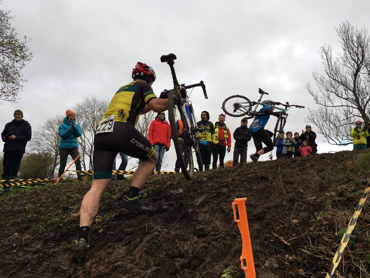 London_X_League's tweet photo. @crawleywheelers crew on the #crawleymudslide https://t.co/BJrb7ScpbT
