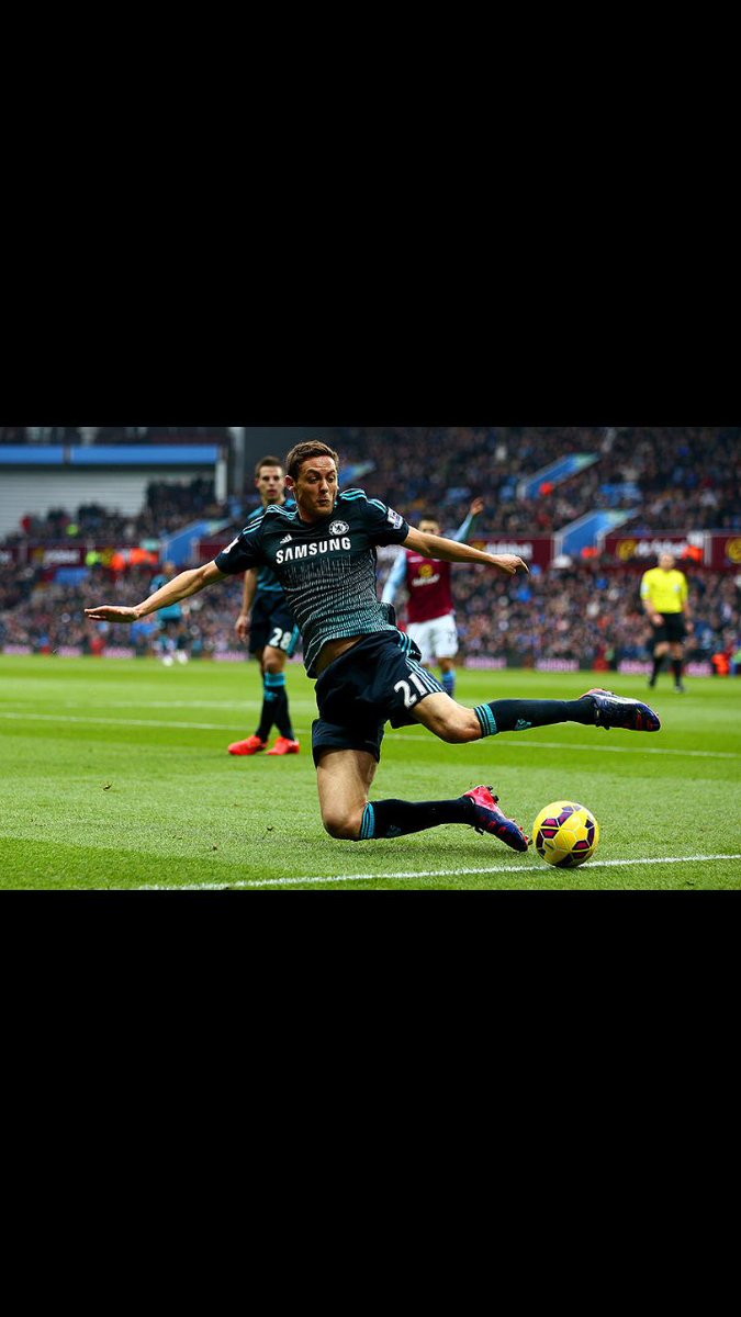 Laga Ke-100 Nemanja Matic bersama Chelsea di Premier League. Duetnya Kante.