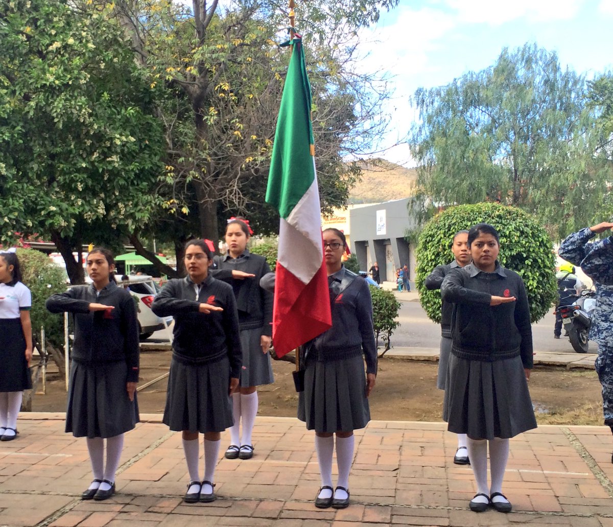 AHSibaja's tweet photo. El día de hoy asisto al CVI Aniversario del Inicio de la Revolución Mexicana @STyDE_GobOax @GobOax #Oaxaca https://t.co/9qCAYm5eGS