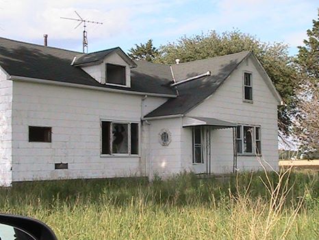 Once a beautiful Country Home #abandoned #abandonedhouse #travel #exploring buff.ly/2gyDK1M