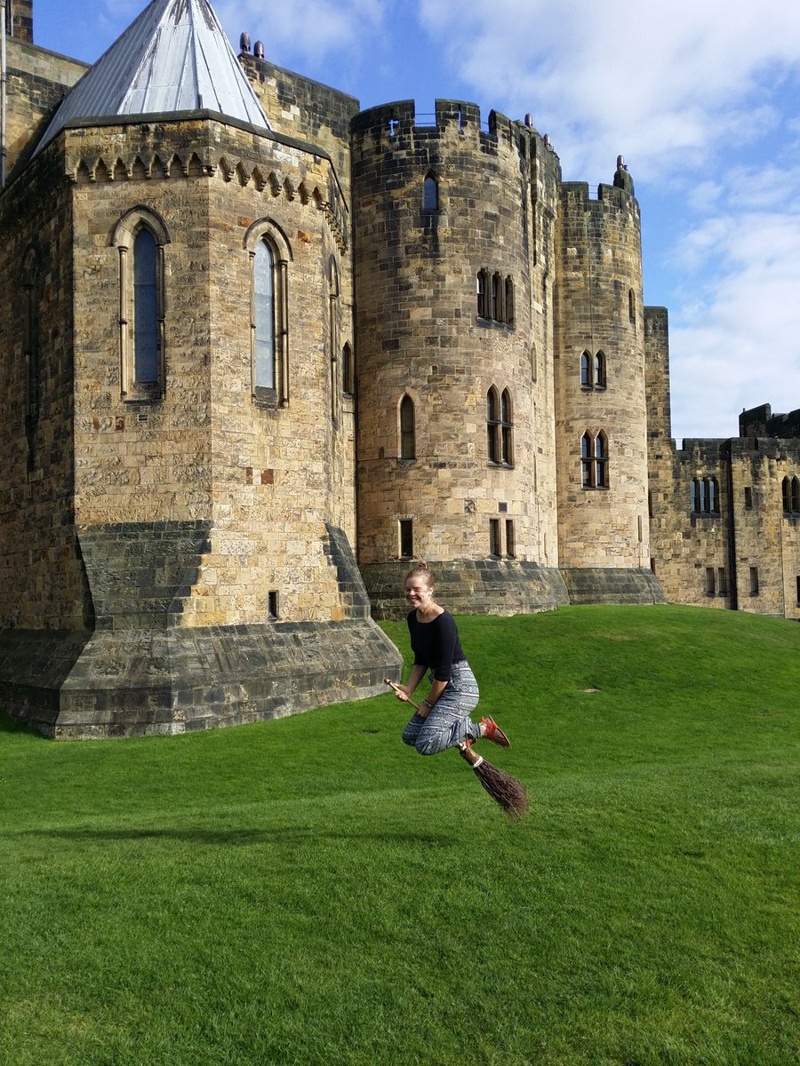 Still makes me laugh, as did the number of attempts on the day- pretending I could fly at Hogwarts(or the filming location anyway)#gotouring
