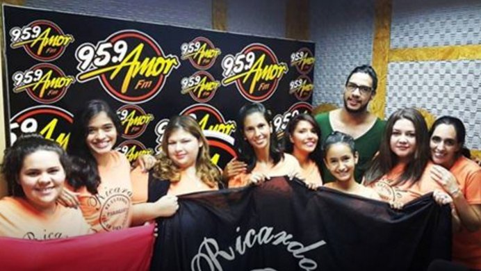 NormaBeatriz's tweet photo. @ULDMPARAGUAY a pura promoción de #idayvuelta en @FMAmor959 @montanertwiter ¡hay fans! ¡hay equipo! #ULDMInternacional https://t.co/kHQkQt92e5