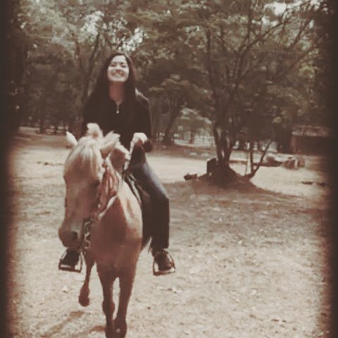 Pitaloka gadis sakti dari kumyan, anak dari datuk putih kelabu, who miss her? 
Me ......*keluarin cakar* aum..aum..aum
#pitaloka