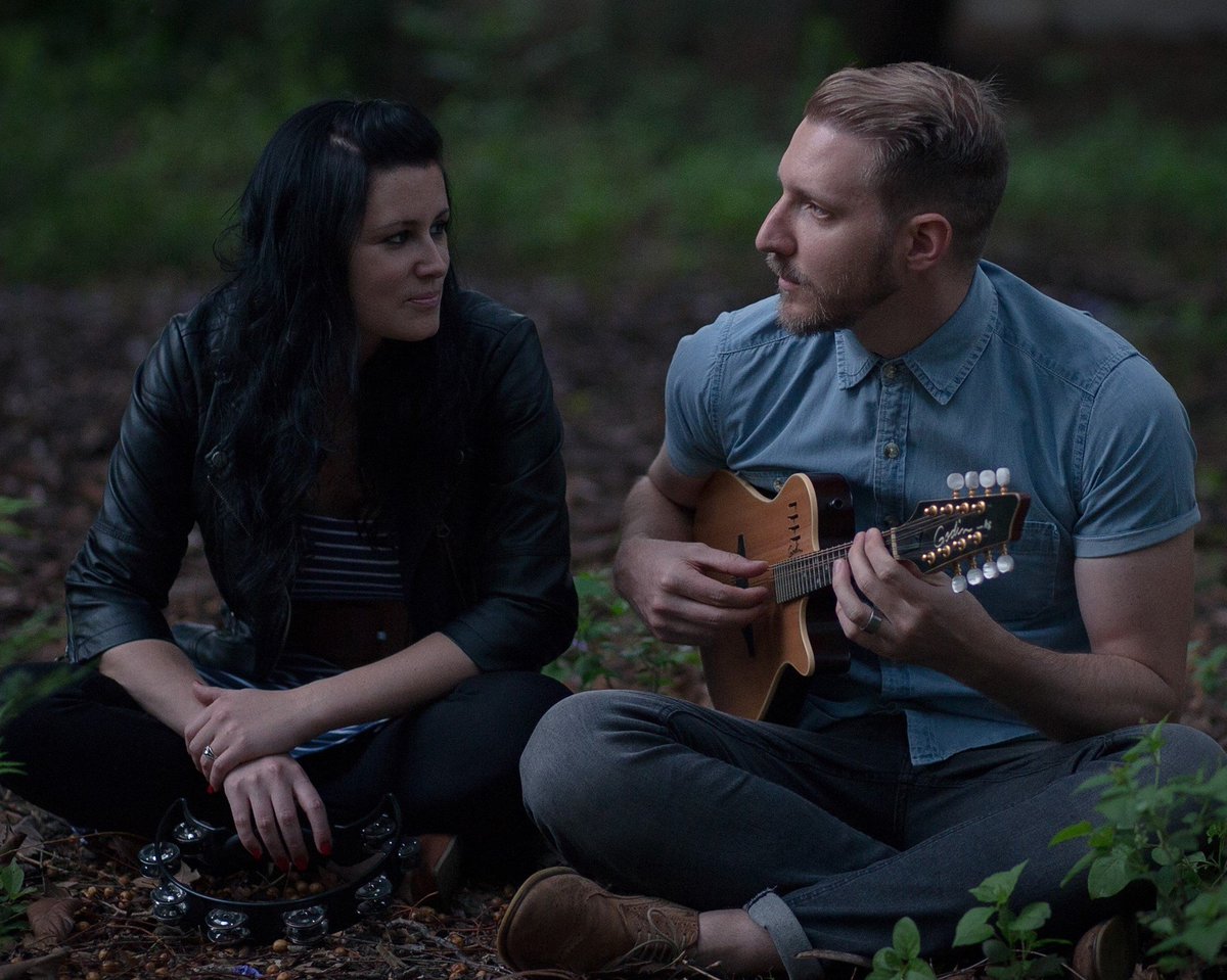 #JacaSATop20 BREAKAWAY: <a href="/DouvoordagBand/">Douvoordag</a> se 'Desembers'. Deel as jy hierdie liedjie op die SA Top 20 wil hoor volgende week!