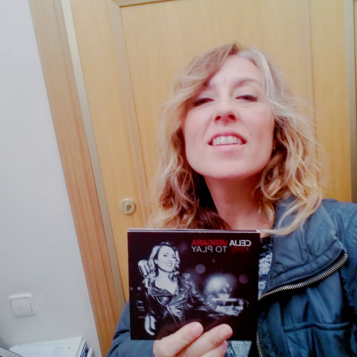 celiavergara's tweet image. Tiempo para escuchar #TimeToPlay #sofaymanta #musica #spotifyceliavergara 😘💿🎧❤❤