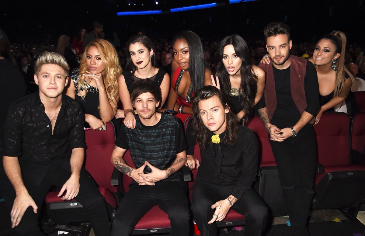 1Dbelievers06's tweet photo. #MTVStarsonedirection
#mtvstarsfifthharmony
😍😍😘💚❤💜💛💛 https://t.co/pegyswEfhi