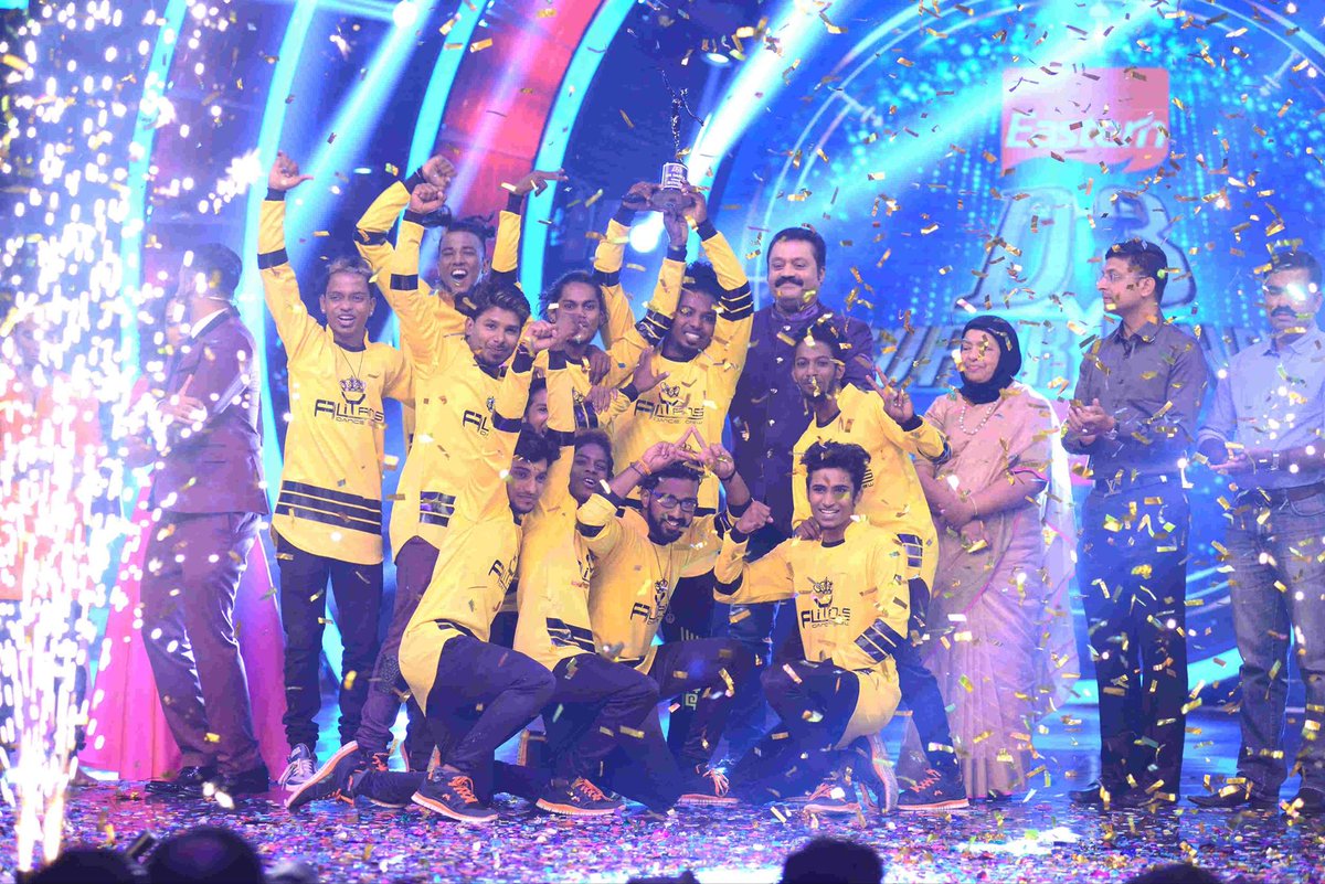 BreakingViews4u's tweet photo. #easternd3 winners
Nasif Appu, Ann Mary & Vineesh, Aliyans
@YourEasternD3 @yourmazhavil @priyamani6 @praseesujit @99Neerav @Pearle_Maaney https://t.co/ZA5c5r47XA