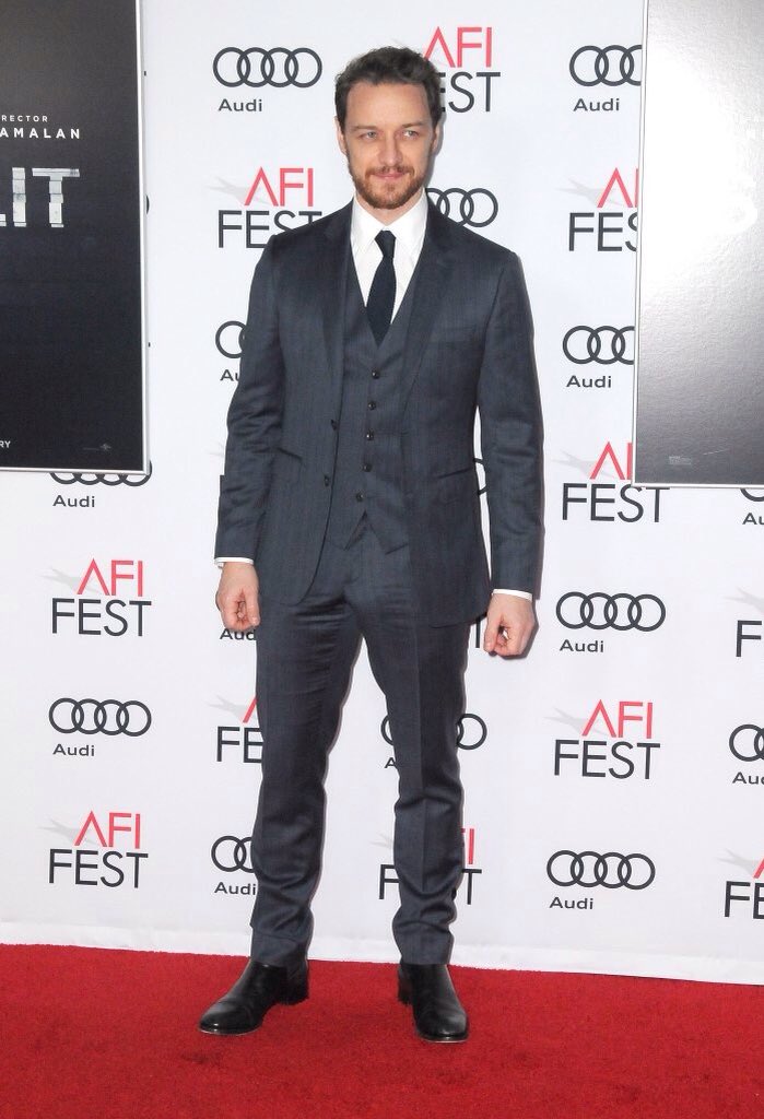 Guapazos's tweet photo. #AFIFEST2016 #JamesMcAvoy https://t.co/Nmj8VkwLWI