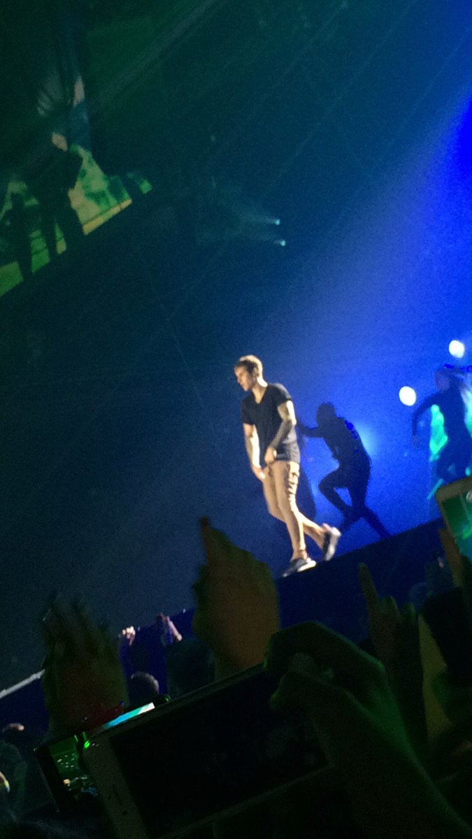 bivebs's tweet photo. The BEST night of my ENTRIE life.Everything was absolutely AMAZING!Thank you so much, i love you. @justinbieber #PurposeBologna https://t.co/pl5LAMITwk