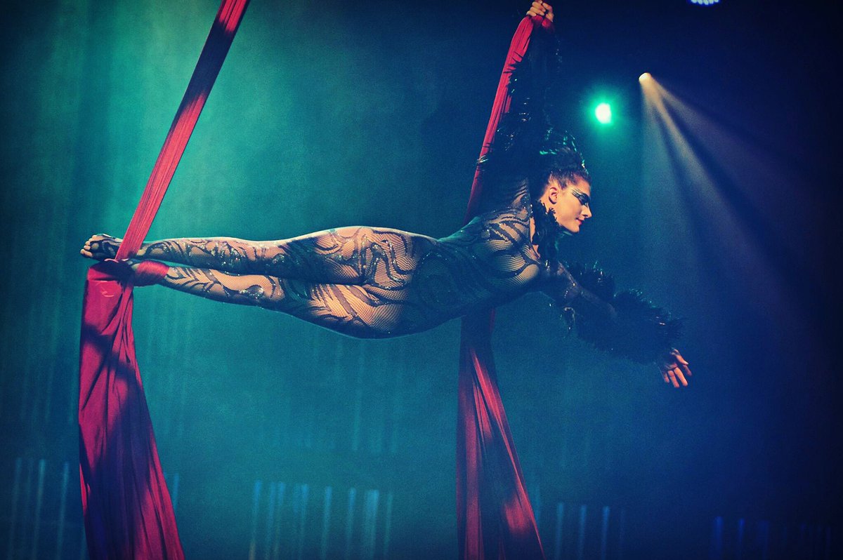 LAST chance to see "SCROOGE" at 2:30! For tickets, go to our bio! (Photo by Tanya Williams)
#MRBSCROOGE