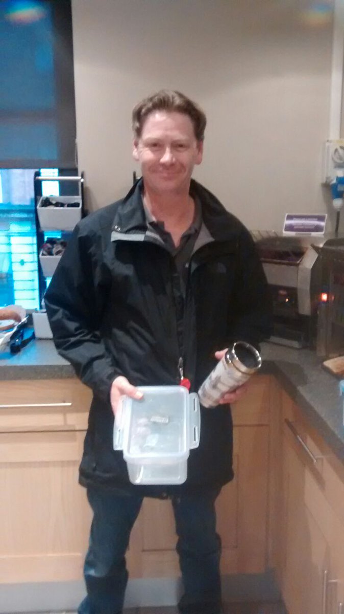 My fave #piwow! A takeaway mug and lunch box for this regular to have his breakfast on the go 👌☕🍴🍳 <a href="/SDEBDD/">simon ewins</a> <a href="/Minafattahi/">Mina Fattahi</a> <a href="/placemadebyyou/">A Place Made By You</a>