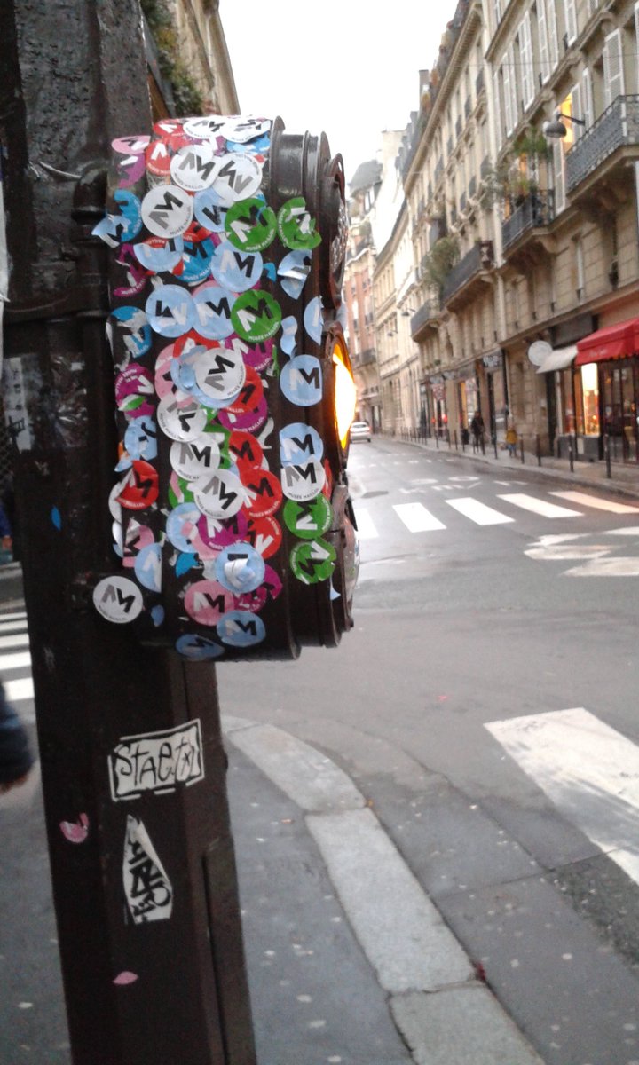 DecryptArt's tweet photo. #MuséeMaillol: dedans tout l'art de #Ben, dehors un nouvel art de rue. https://t.co/CVbPf06vg7