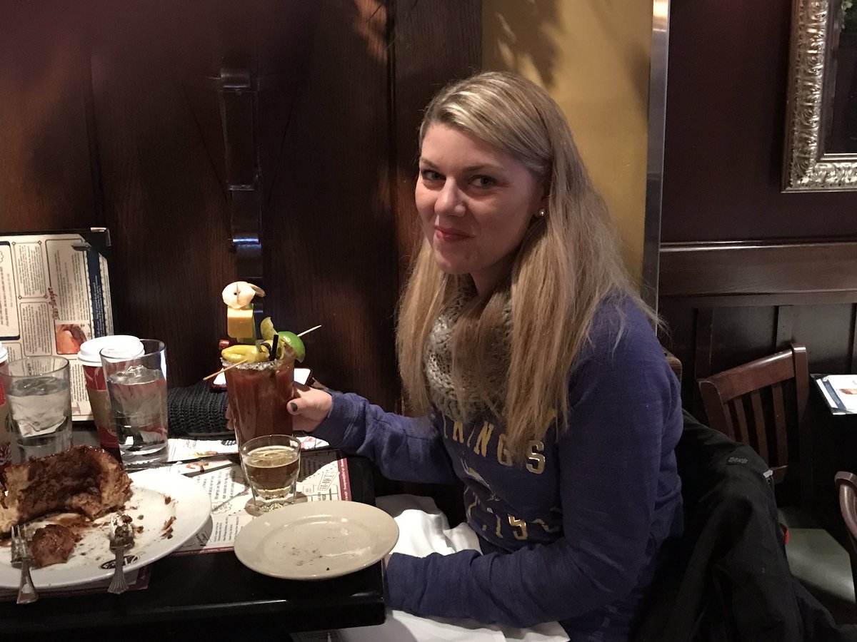 IkesFood's tweet photo. Pre-game going strong.@IkesFood Love to see all the @Vikings fans ready to roll. #Skol #purplepride #SundayBrunch https://t.co/3V5hblzC3s