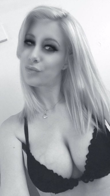 What's everyone doing? #selfie #lazy #sunday #boobs #snapselfie #justanothersunday https://t.co/wroO<a href="/tag/selfie"class="tags">#selfie</a><a href="/tag/lazy"class="tags">#lazy</a><a href="/tag/sunday"class="tags">#sunday</a><a href="/tag/boobs"class="tags">#boobs</a><a href="/tag/snapselfie"class="tags"><span>#snapselfie</span></a><a href="/tag/justanothersunday"class="tags"><span>#justanothersunday</span></a>