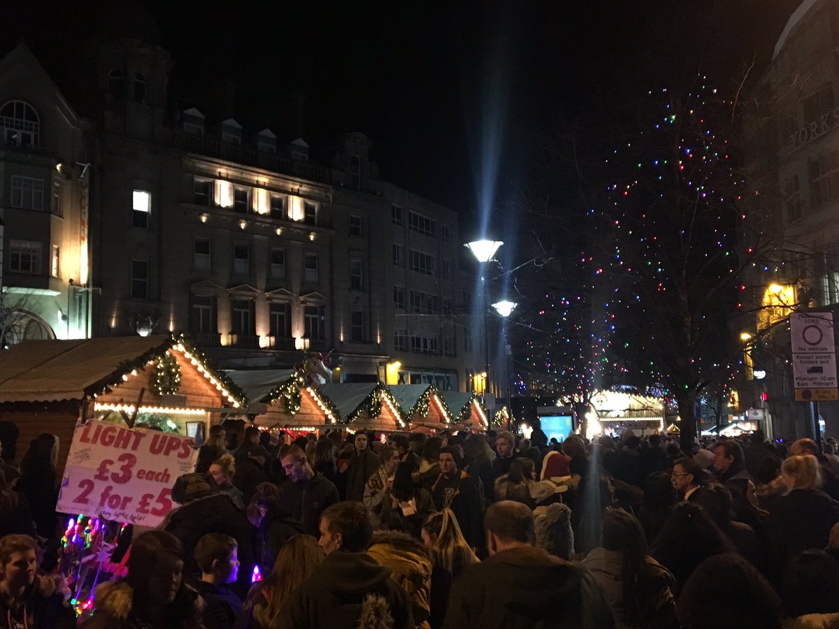 shefcentrenews's tweet image. Christmas market is buzzing! Crowds have moved from the Peace Gardens to the other side of town! #sheffieldissuper