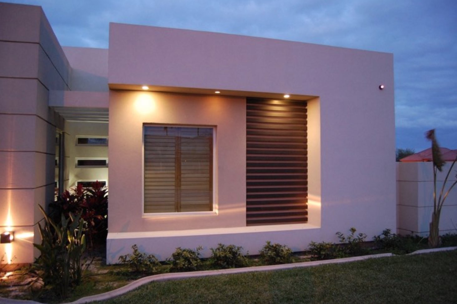 ديكور اليوم ! on Twitter "تصميم منزل دور واحد بسيط جداً .. دبي 