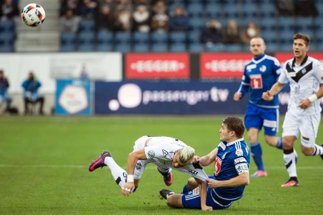 Alioski is being fouled; photo: FC Lugano