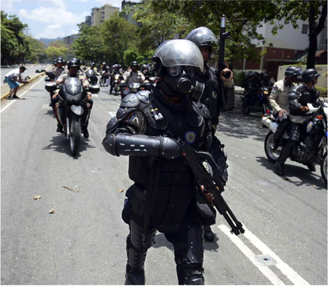 Audrey_FIU's tweet photo. In Venezuela, police and officials use unlawful force against unarmed protestors #VenezuelaSpeaks #HumanRights #SOSVenezuela. https://t.co/HePWvTrcHG