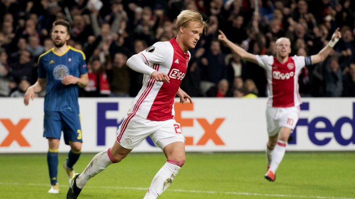 AJAX BEGIN CAMPAIGN IN EMPHATIC FASHION