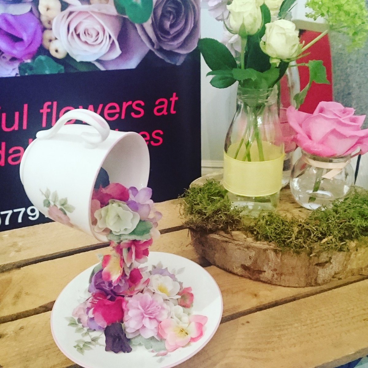 Gorgeous <a href="/AmegaFleur/">Amega Fleur floral design</a> display at the #chelseaenchantedweddingfair chelseaenchanted🌹🌸