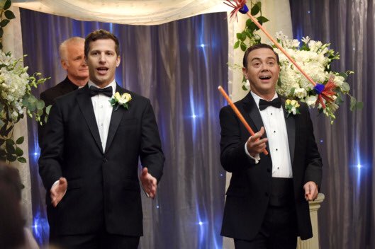 Silent_Tweets_P's tweet photo. I thank the universe for this episode!!! @Brooklyn99FOX you never disappoint #saucybitch #balloonarch #rosalovesbelinnis #Brooklyn99 https://t.co/rAQT8iGKI1
