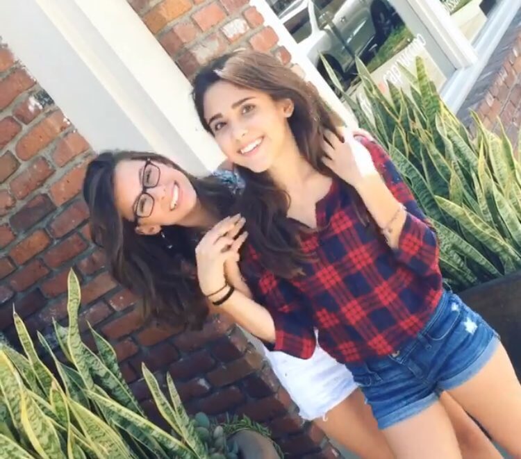 Molly Jackson tweet media