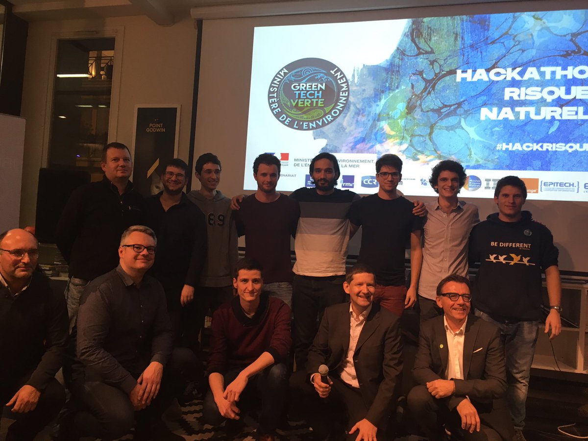 IGNFrance's tweet photo. Lauréats #HackRisques mention à Safer 3/Bewaste 2/ GreenRisk 1/Wintdo avec @ENSG_IGN @meteofrance @PredictServices BRAVO #GreenTechVerte https://t.co/U1zWrnM5BP