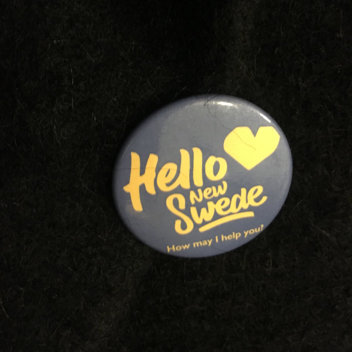 elingrelsson's tweet photo. Vill fö tipsa om att köpa denna badge på https://t.co/4kKt7dk9Po. Så många jag pratat med och besvarat frågor till genom att bära den. https://t.co/aeqbvuKPuS