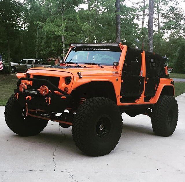 Black &amp;Orange Jeep😍🔥