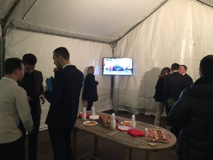 Voir l'image sur Twitter Voir l'image sur Twitter