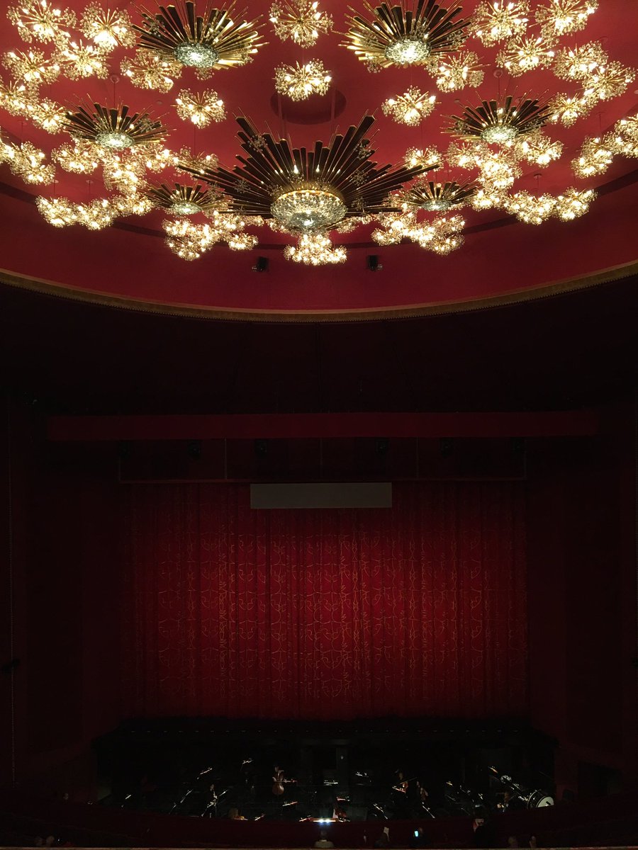 FreakMcLyric's tweet photo. En attendant Marie... #RegimentDC https://t.co/l2WKrGMiAr