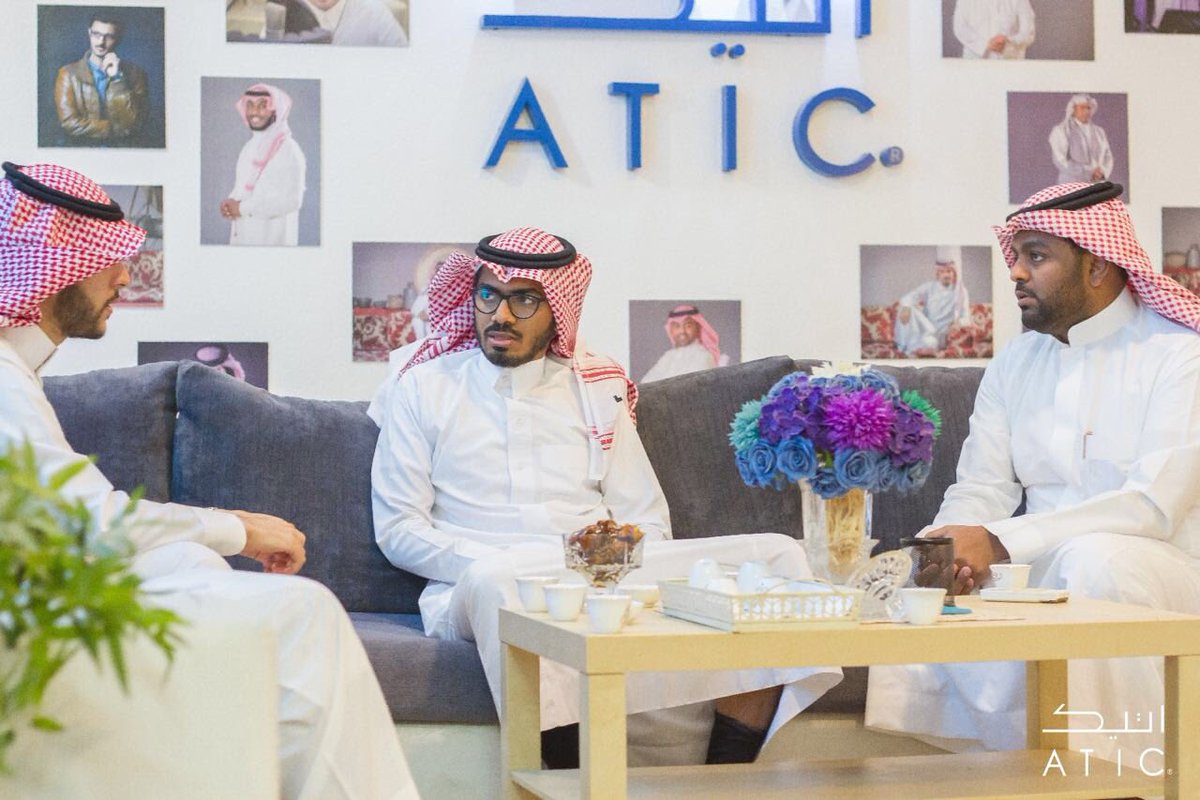 a_alabrah's tweet image. لقاء شبابي مع رئيس لجنة شباب #بريدة  صالح الخويلد ونائب الرئيس خليفة المرشود وعضو اللجنة محمد المحيميد
#مجلس_شباب_القصيم