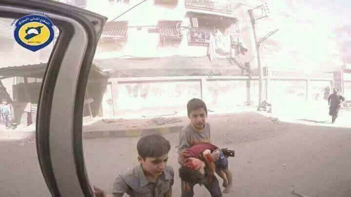 HasaneynKoca's tweet photo. Dünya Çocuk Hakları Gününde Halepte Çocuk Olmak. https://t.co/ykXvx9B5hQ