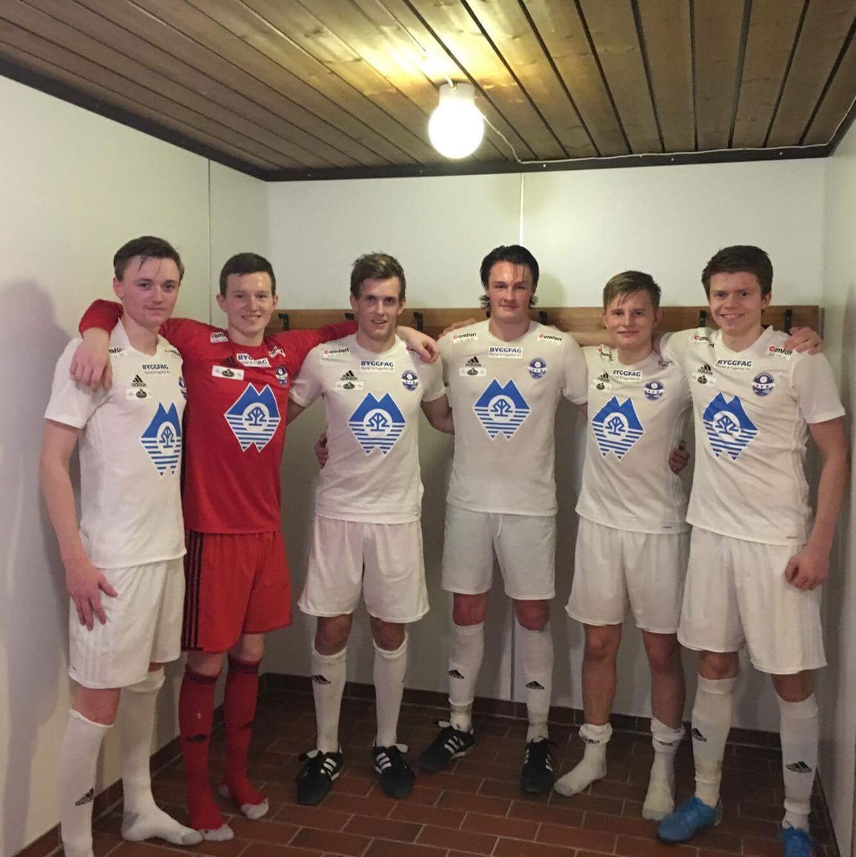 Åram/Van Kam FK tweet media