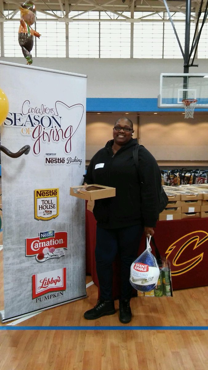 We're tipping off #CavsGiving with the Legends &amp; <a href="/CavsSirCC/">Sir CC</a>! 200 families will take home a turkey &amp; bag of fixings to enjoy on Thanksgiving.
