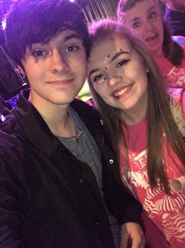 FixedRichardson's tweet photo. Trevor with fans 🙈 https://t.co/6gngWHrG78