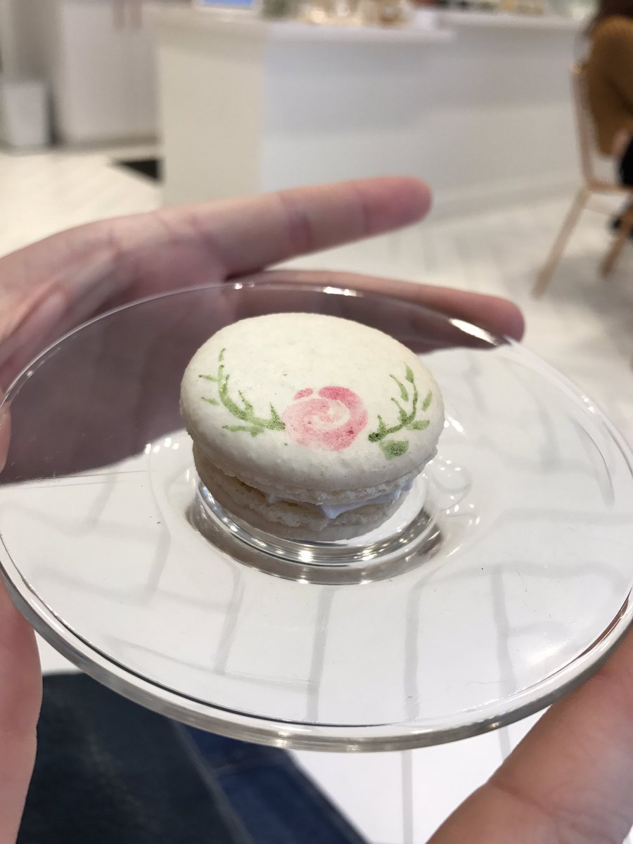 brenalyse's tweet photo. 🍰 @AZFoothillsMag @ruzecakehouse #faceoffoothills #azfoothills #ruzecakehouse #cestlatea https://t.co/Mht8qynTG8