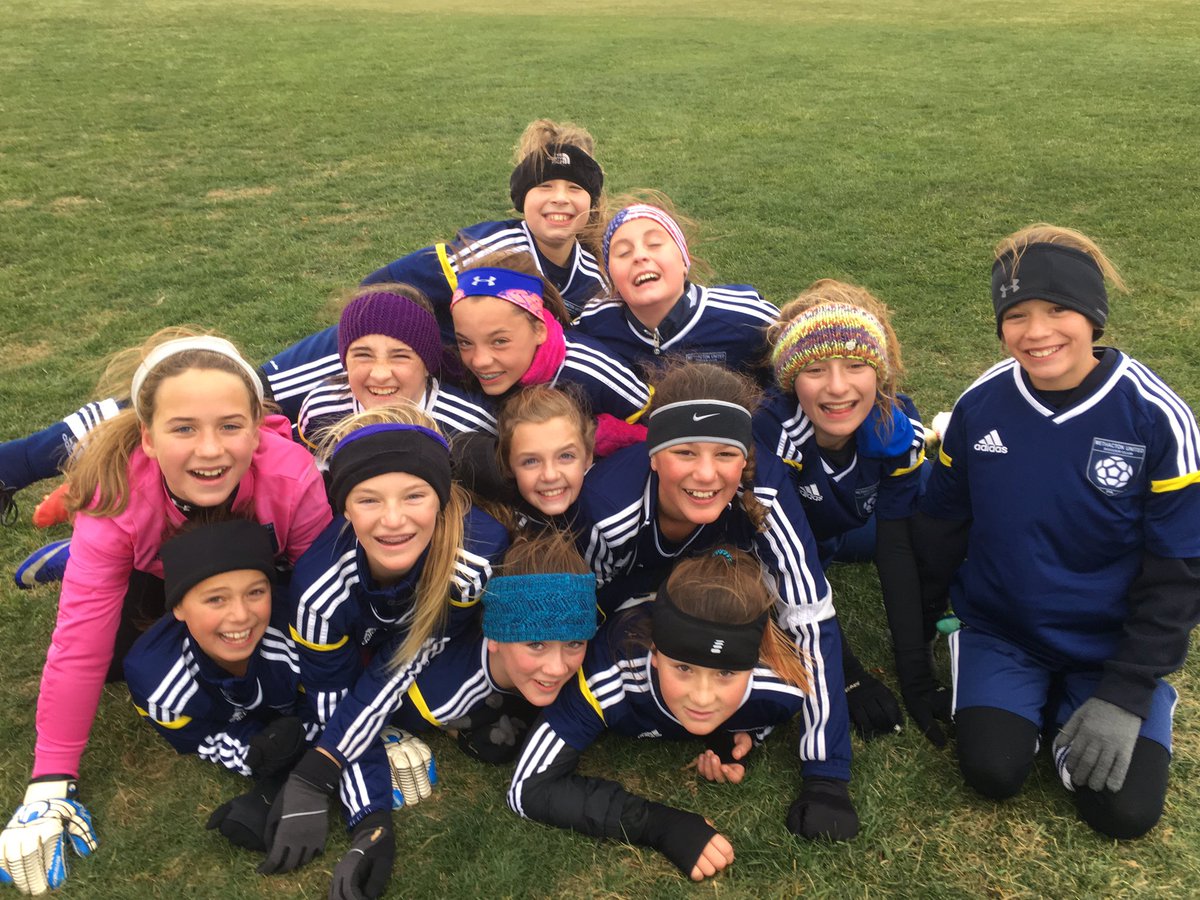 FCMontco's tweet photo. Tough fight, but the Avengers came up short in their final #HAFC2016 game, falling 1-0. Great showing, girls! Now go get warm! #MUSCavengers https://t.co/1RXyZQWeyV