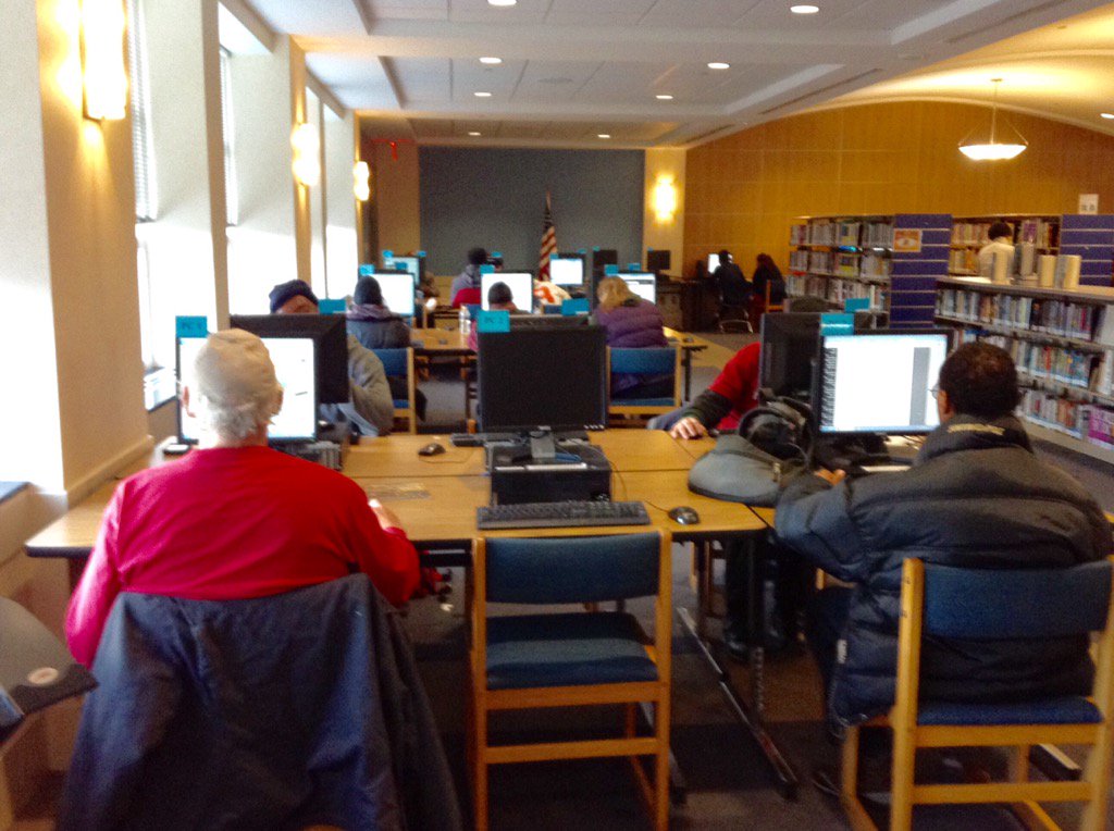 MCPL_Libraries's tweet photo. #WheatonLibrary is keeping the community connected with 20 public computers. #delightedMoCo https://t.co/zmjTEfuhe6