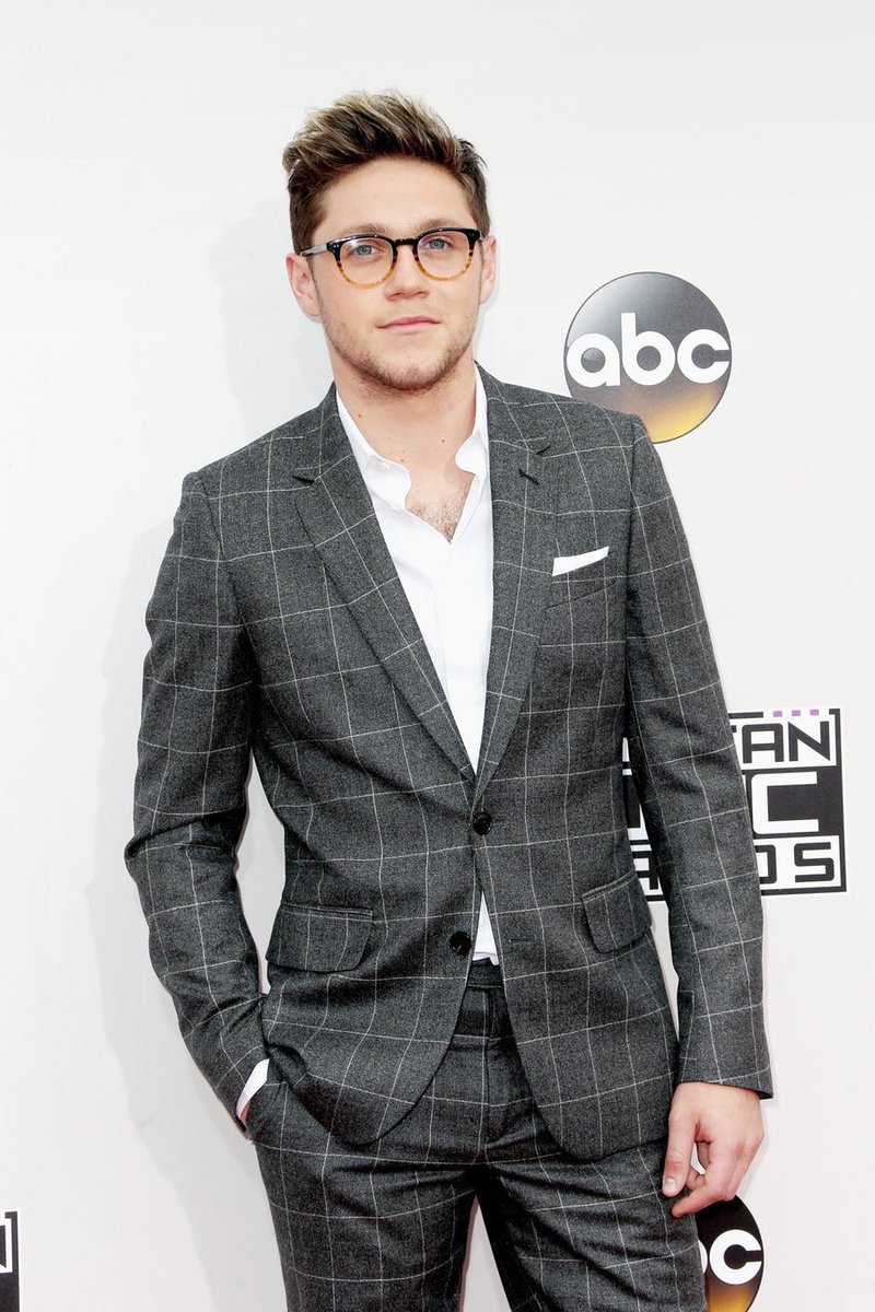 iHarryween's tweet image. Rt if you are proud of Niall #AMAs