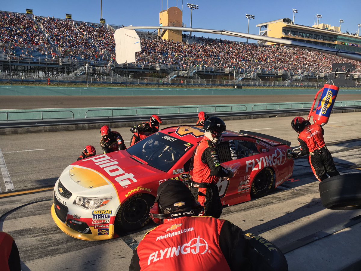 TeamHSM46's tweet photo. .@MichaelAnnett makes a scheduled green flag stop at lap 71. 4 tires, fuel and adjustments. #NASCAR https://t.co/JCxQrw1jdf