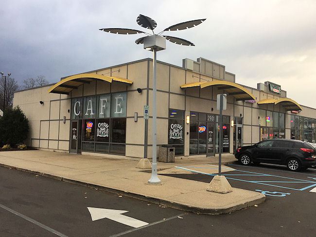 Another new restaurant near <a href="/WesternMichU/">Western Michigan University</a>.  <a href="/CoexistCafe/">Coexist Café</a> in the Campus Pointe Mall swmichigandining.com/2016/11/20/coe…