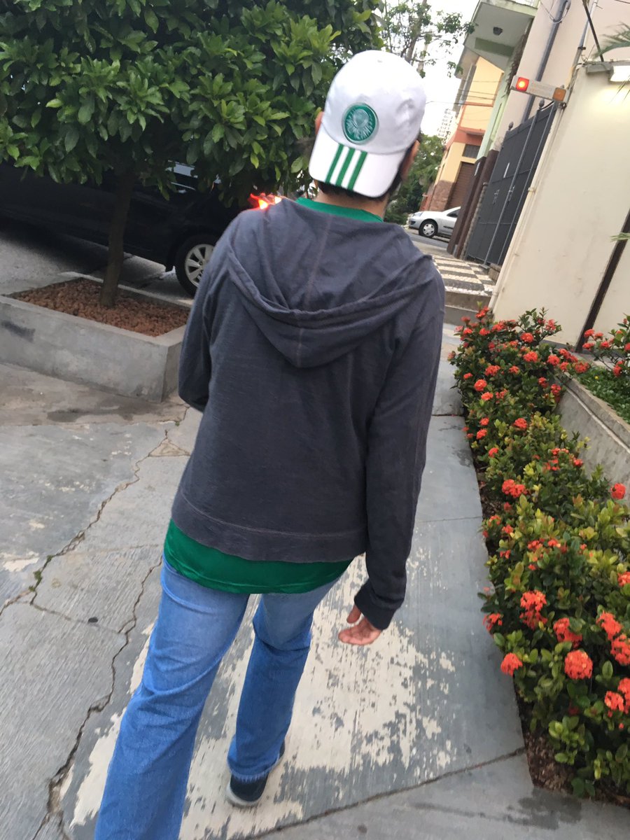 MarcioBenT14's tweet photo. SEGUE O LÍDER!!! #segueolider #2016verde @SEPalmeiras https://t.co/P8cyPBoO9t