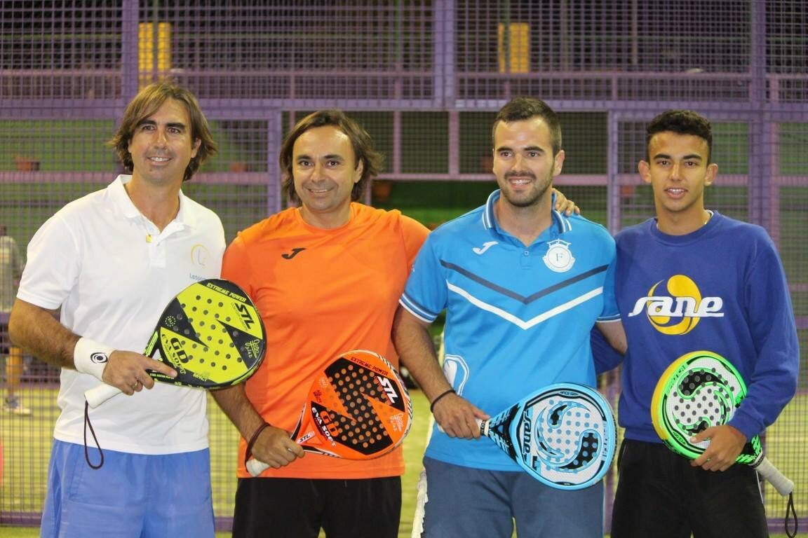 Los jugadores del #TeamSANE Benji Gómez y Pablo Valverde se han enfrentado este finde a los grandes Lucas Eslava y <a href="/gododiaz/">Gonzalo Godo Díaz</a> 💙💚 #Marbella