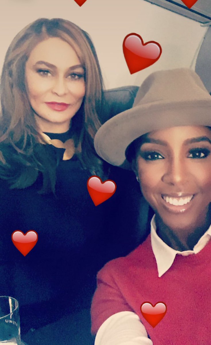 kellyrowlndArmy's tweet photo. Photo//: Kelly Rowland and Mama T on #snapchat 💎💎 https://t.co/fmBwLrLpgN