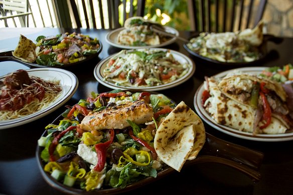 SalatiItalian's tweet photo. Before holiday craziness hits, how about a calm dinner with friends &amp; family at Salati. #KidsMeals #ShareablePlates #Italian @ShopNorthfield https://t.co/enHczUtv7D