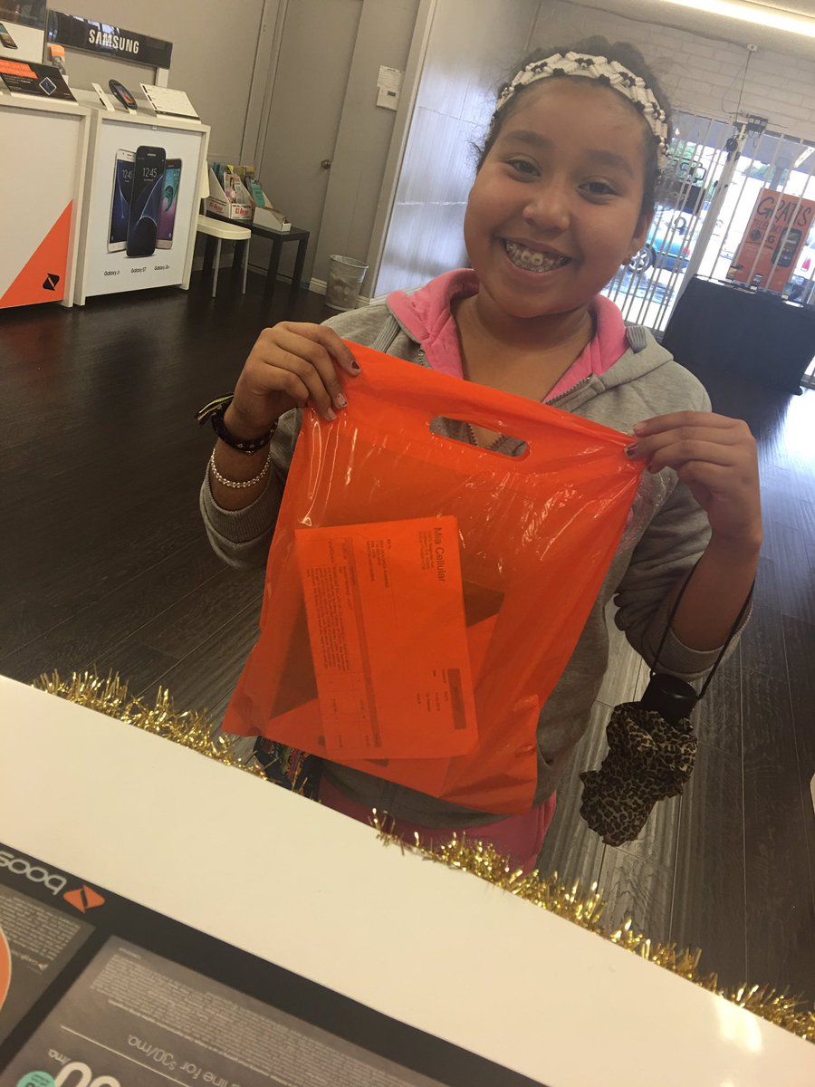 SPG_JeHi's tweet photo. And another one for #MiaMagnolia #LGStylo2 #whereyouatweekend π°π£ #unhooked @Alicia_SPG @solartevha @prailpcs #boomπ₯ https://t.co/VkPzUK2DUw