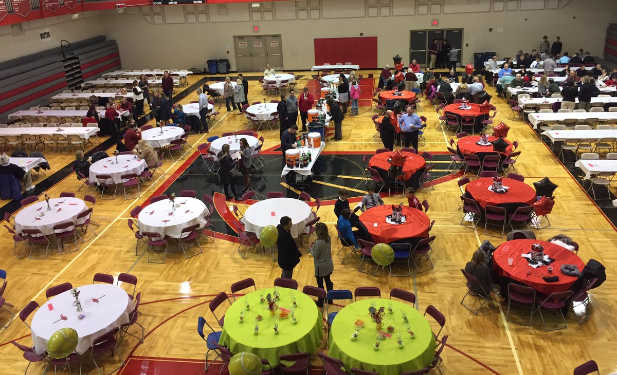 DivineChildAthl's tweet photo. Tonight we celebrate our fall athletes! #DCproud #FallBanquet @DCHS_Football14 @Ladyfalconvball @DCHSoccer @DCHSGXC1 @DCHSBXC #Tennis #Golf https://t.co/zTq3ySDLpm